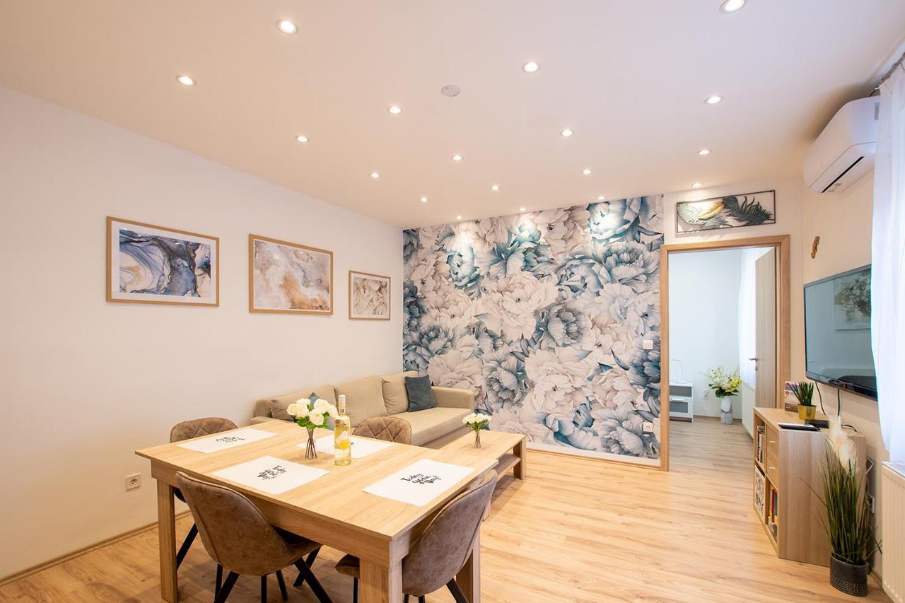 Apartment Zora Lak